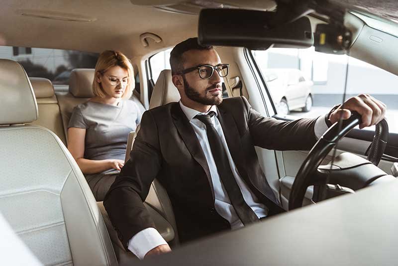 10 Essential Safe Driving Tips for Dubai Residents